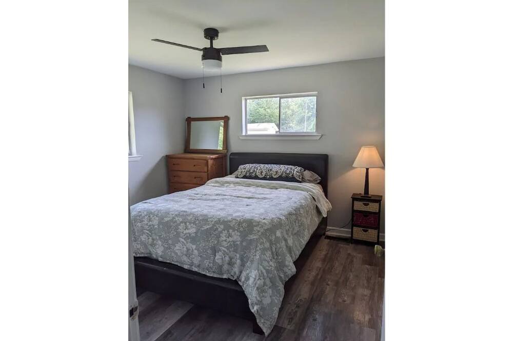 Photo of Bedroom in Laceys Spring