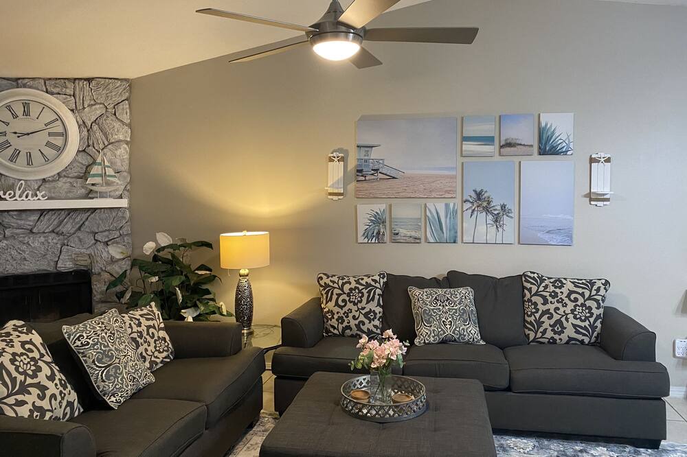Photo of Livingroom in Arlington