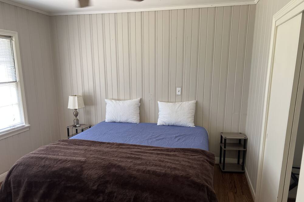 Photo of Bedroom in Crestline Heights