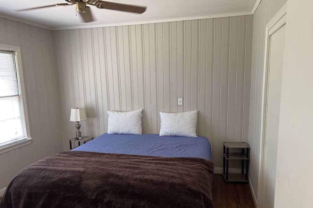 Photo of Bedroom in Crestline Heights