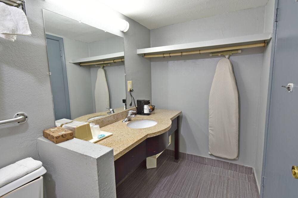 Photo of Bathroom in Griffin
