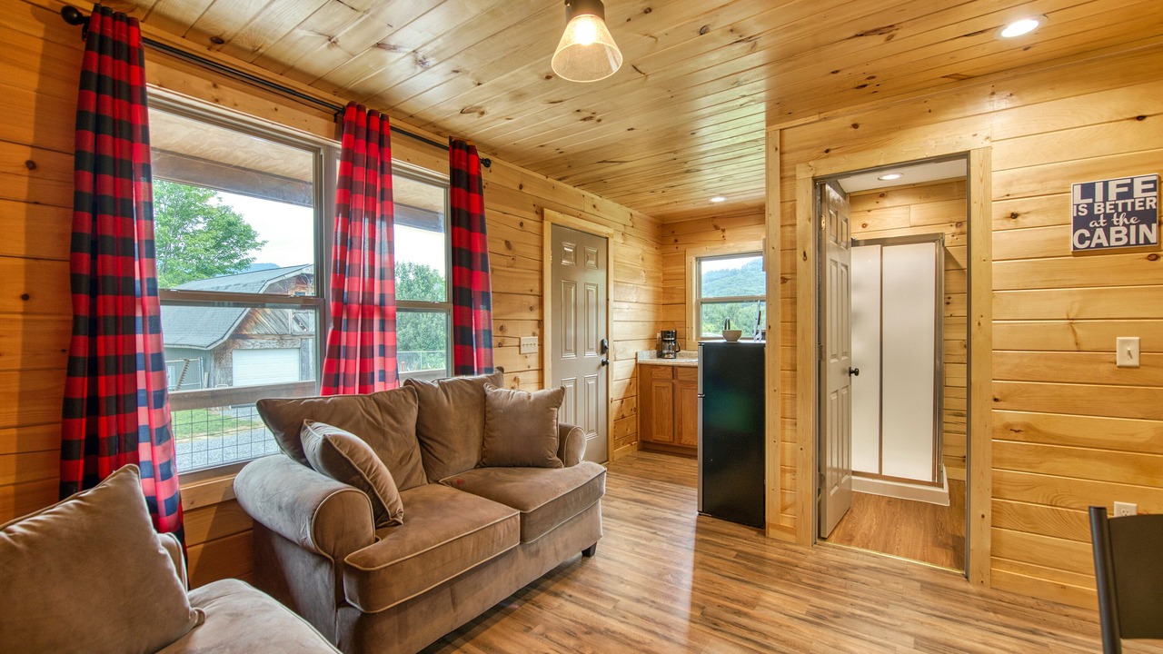 Photo of Livingroom in Waynesville