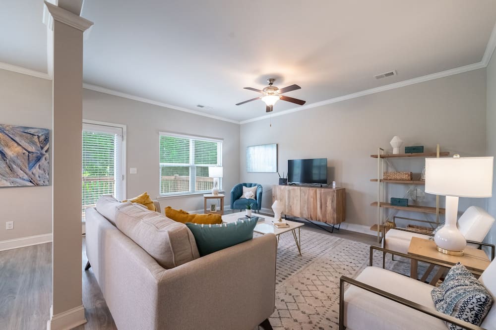 Photo of Livingroom in Morrow