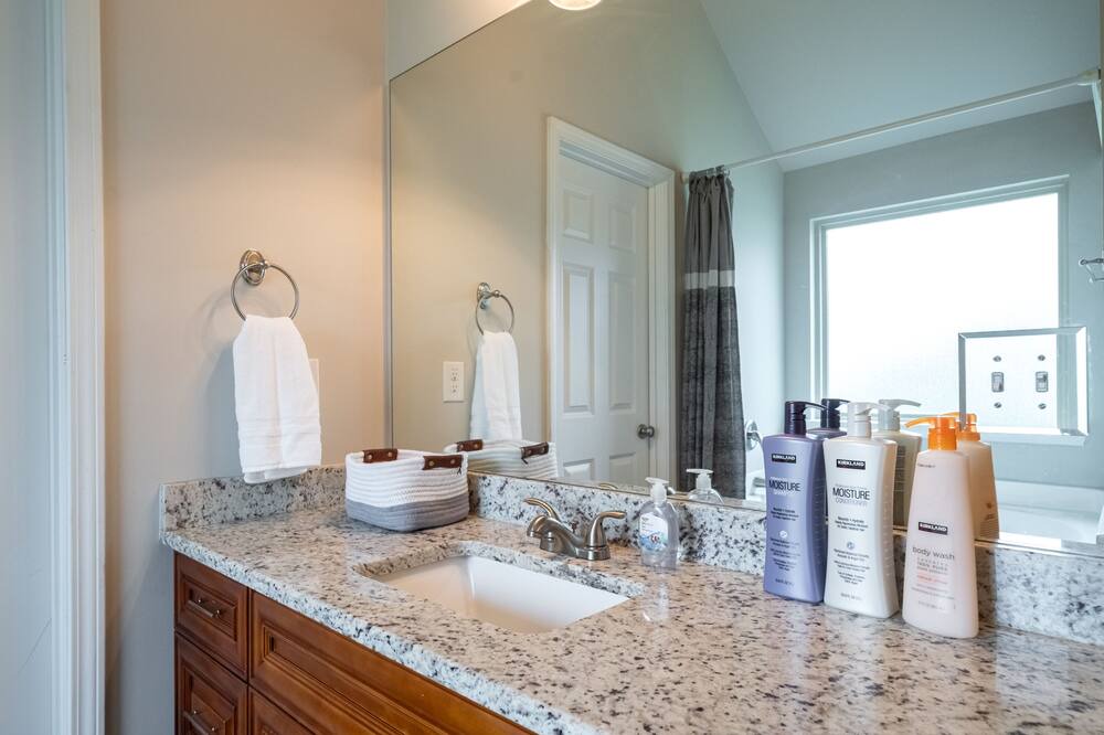 Photo of Bathroom in Morrow