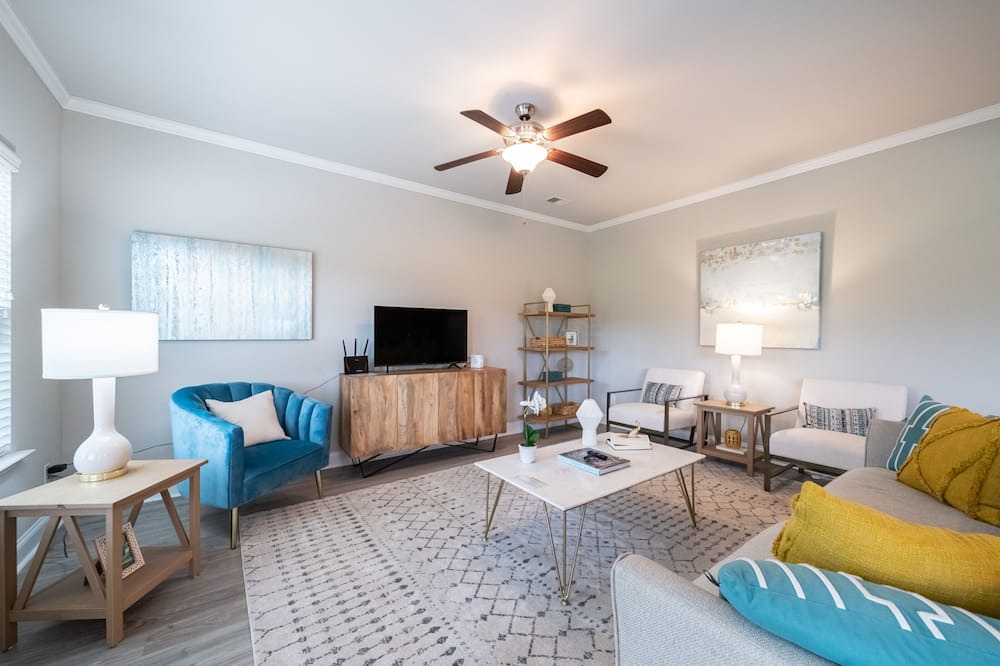 Photo of Livingroom in Morrow