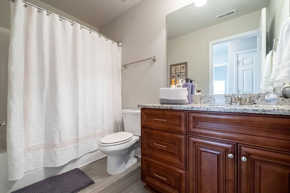 Photo of Bathroom in Morrow