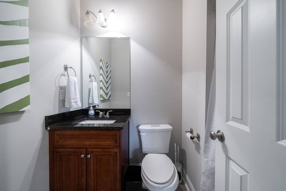Photo of Bathroom in Morrow