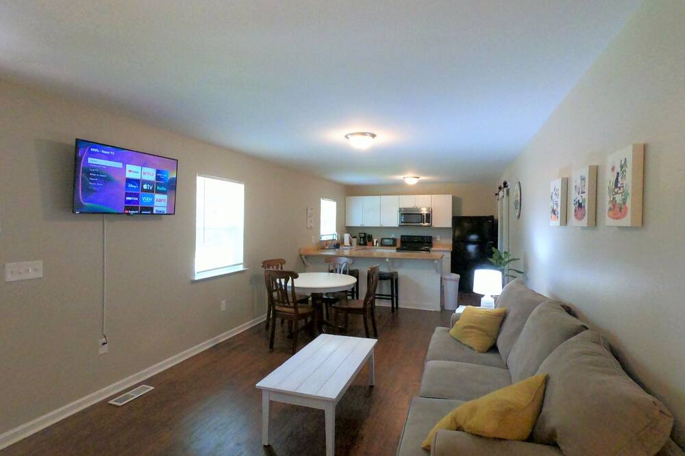 Photo of Livingroom in Crestline Heights