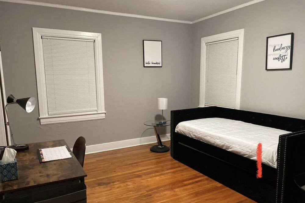 Photo of Bedroom in Crestline Heights