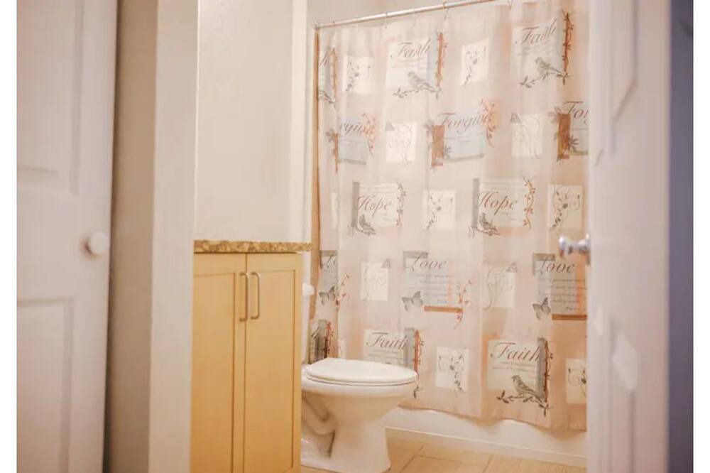 Photo of Bathroom in Port Tampa City
