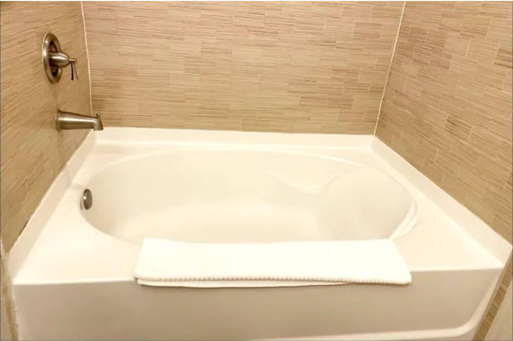 Photo of Bathroom in Port Tampa City