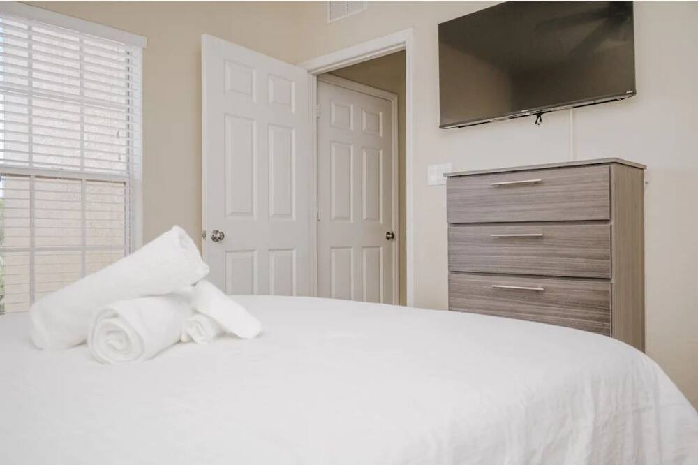 Photo of Bedroom in Port Tampa City