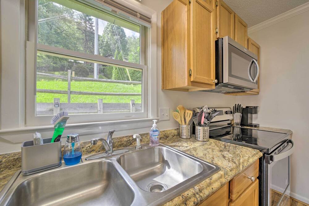 Photo of Kitchen in Maggie Valley
