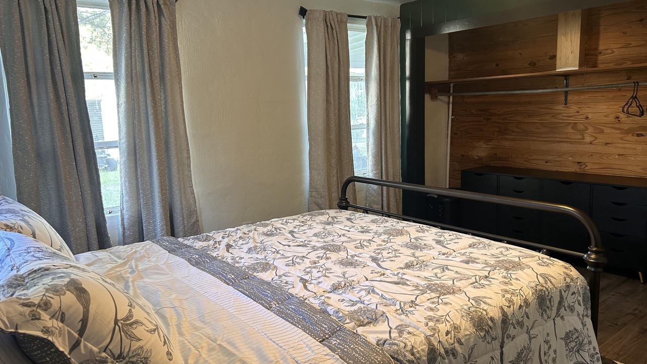 Photo of Bedroom in Ozark
