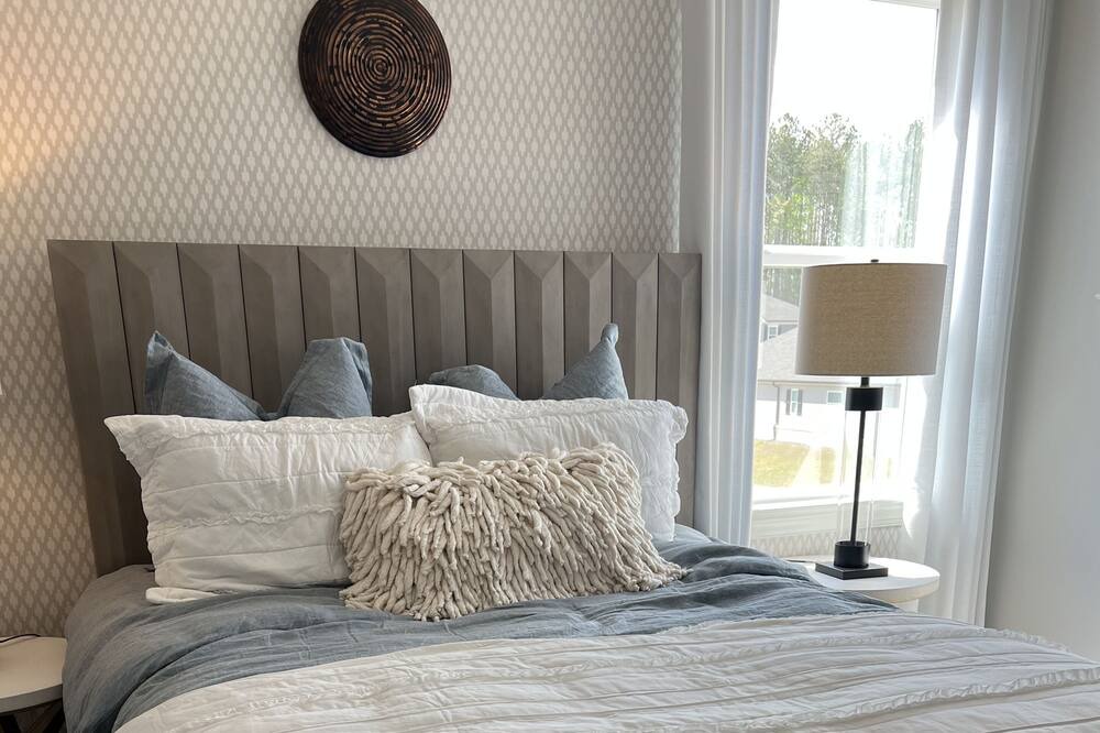 Photo of Bedroom in Forest Park