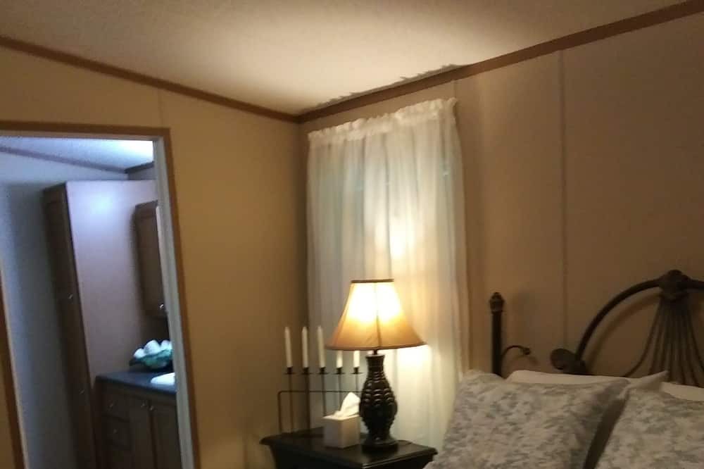 Photo of Bedroom in Eatonton