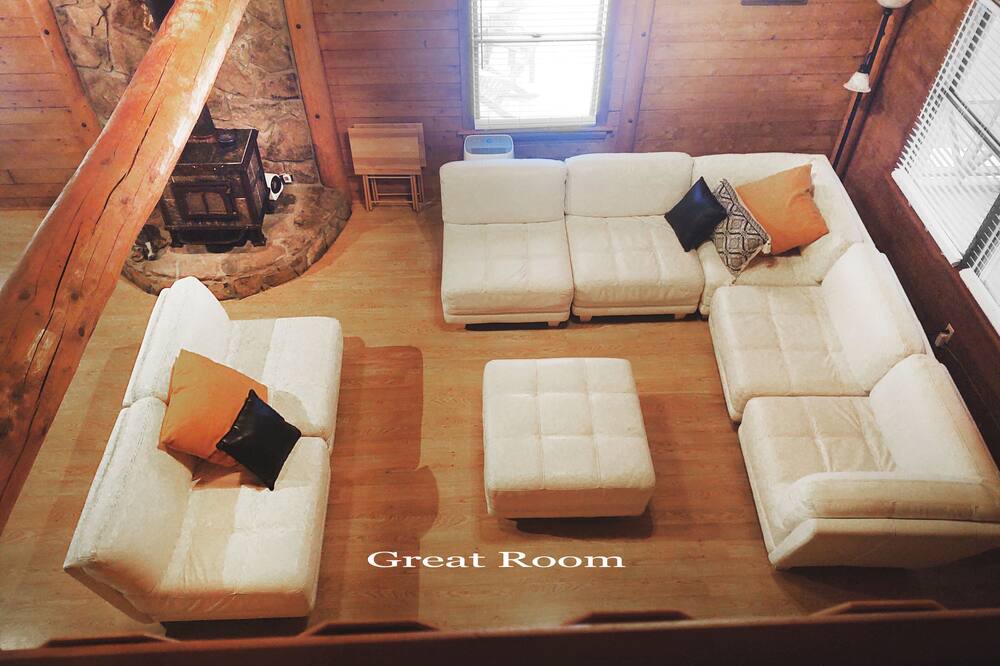 Photo of Livingroom in Jonesboro