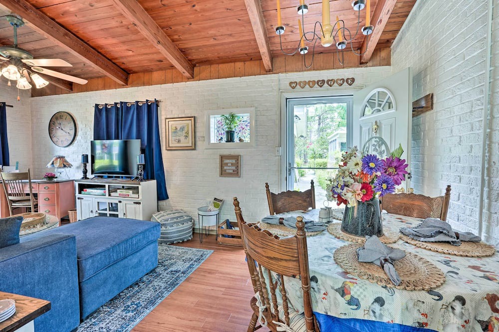 Photo of Bedroom in Summerville Historic District