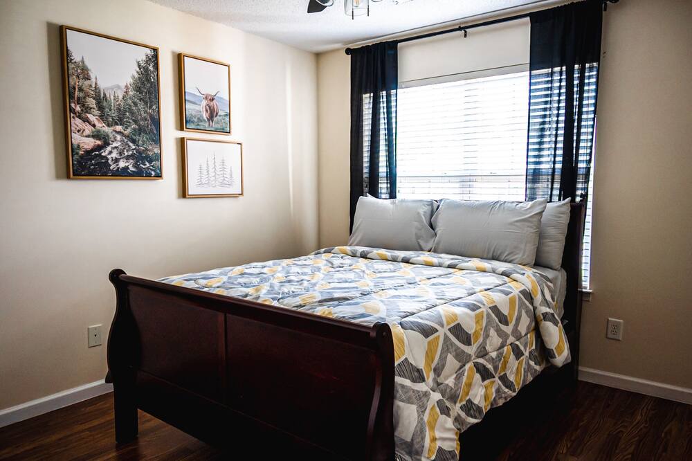 Photo of Bedroom in Centerville