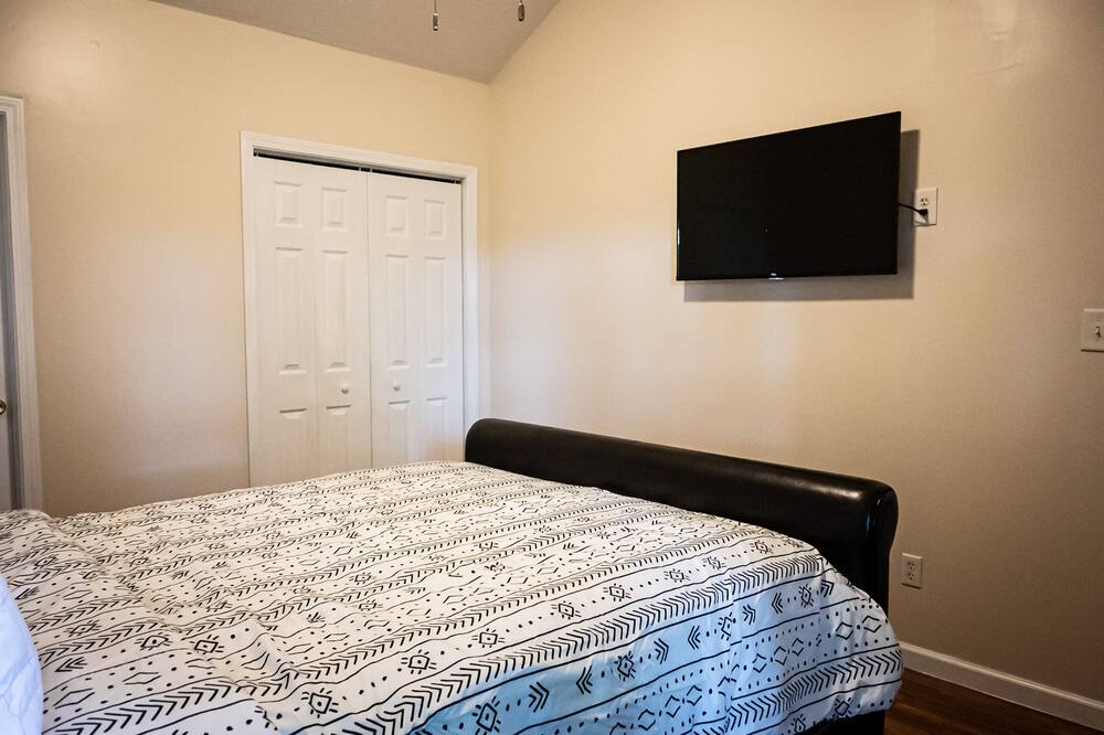 Photo of Bedroom in Centerville