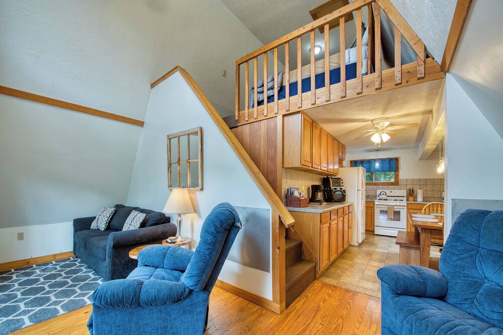 Photo of Livingroom in Maggie Valley