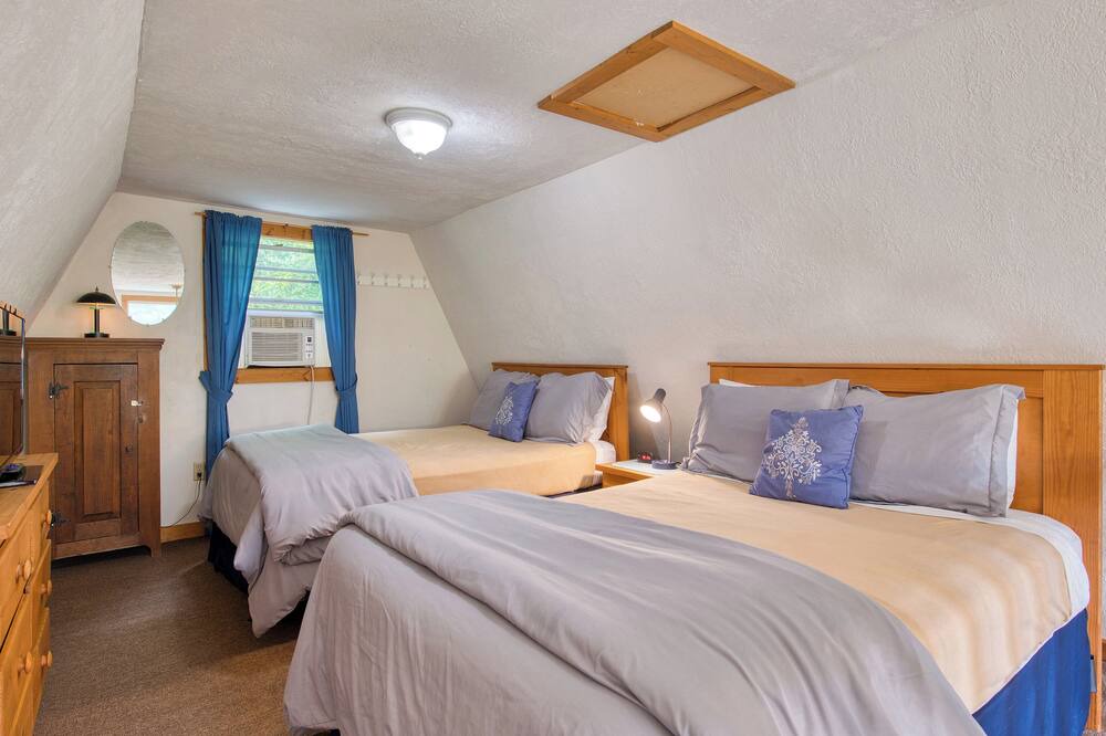 Photo of Bedroom in Maggie Valley