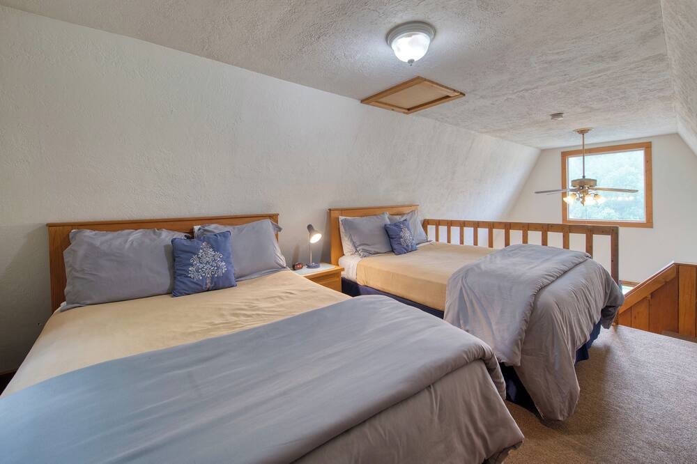 Photo of Bedroom in Maggie Valley