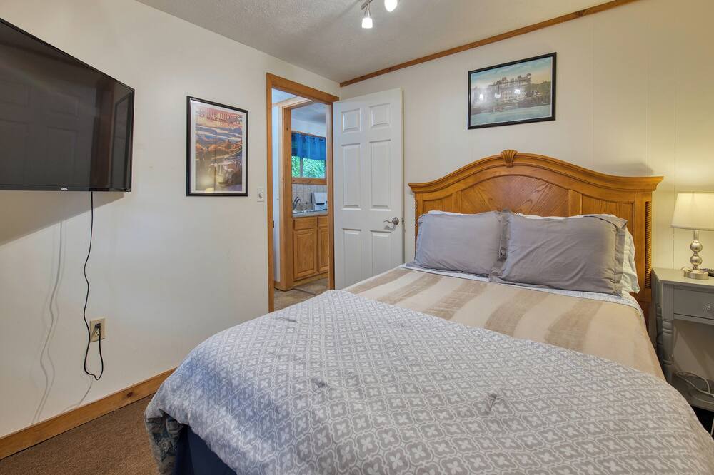 Photo of Bedroom in Maggie Valley