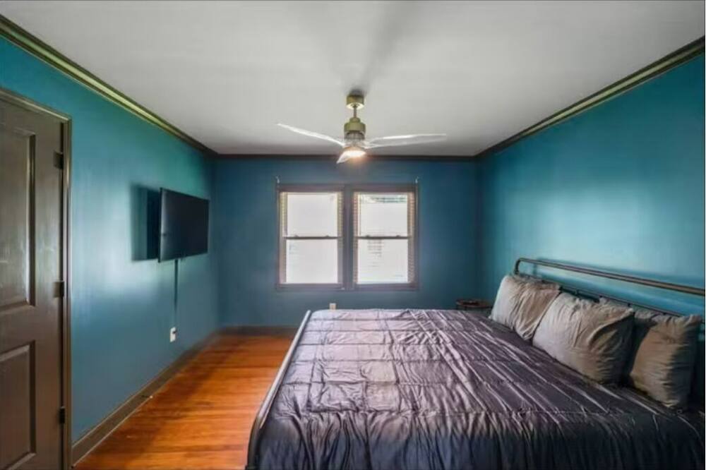 Photo of Bedroom in Belmont Historic District