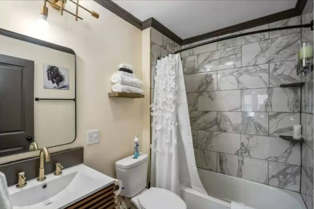 Photo of Bathroom in Belmont Historic District