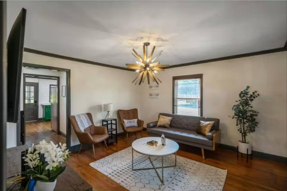 Photo of Livingroom in Belmont Historic District