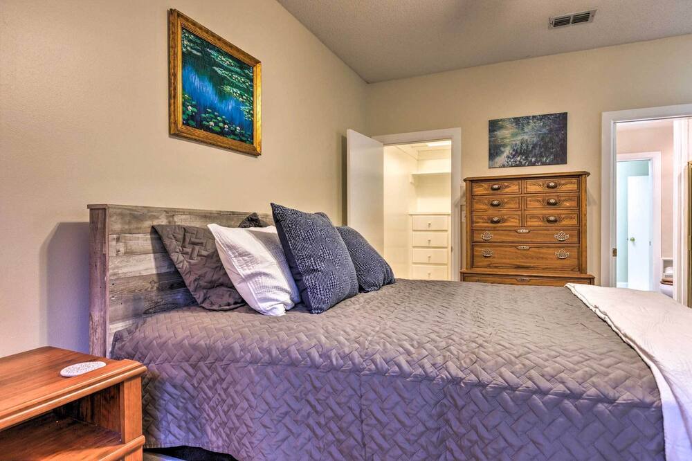 Photo of Bedroom in Daphne