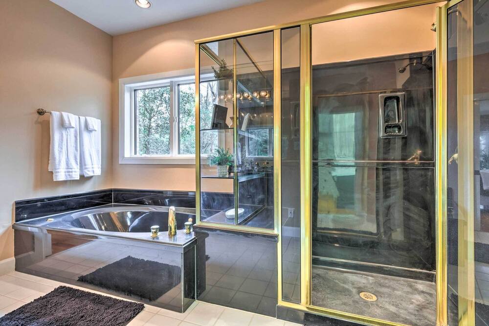 Photo of Bathroom in Daphne