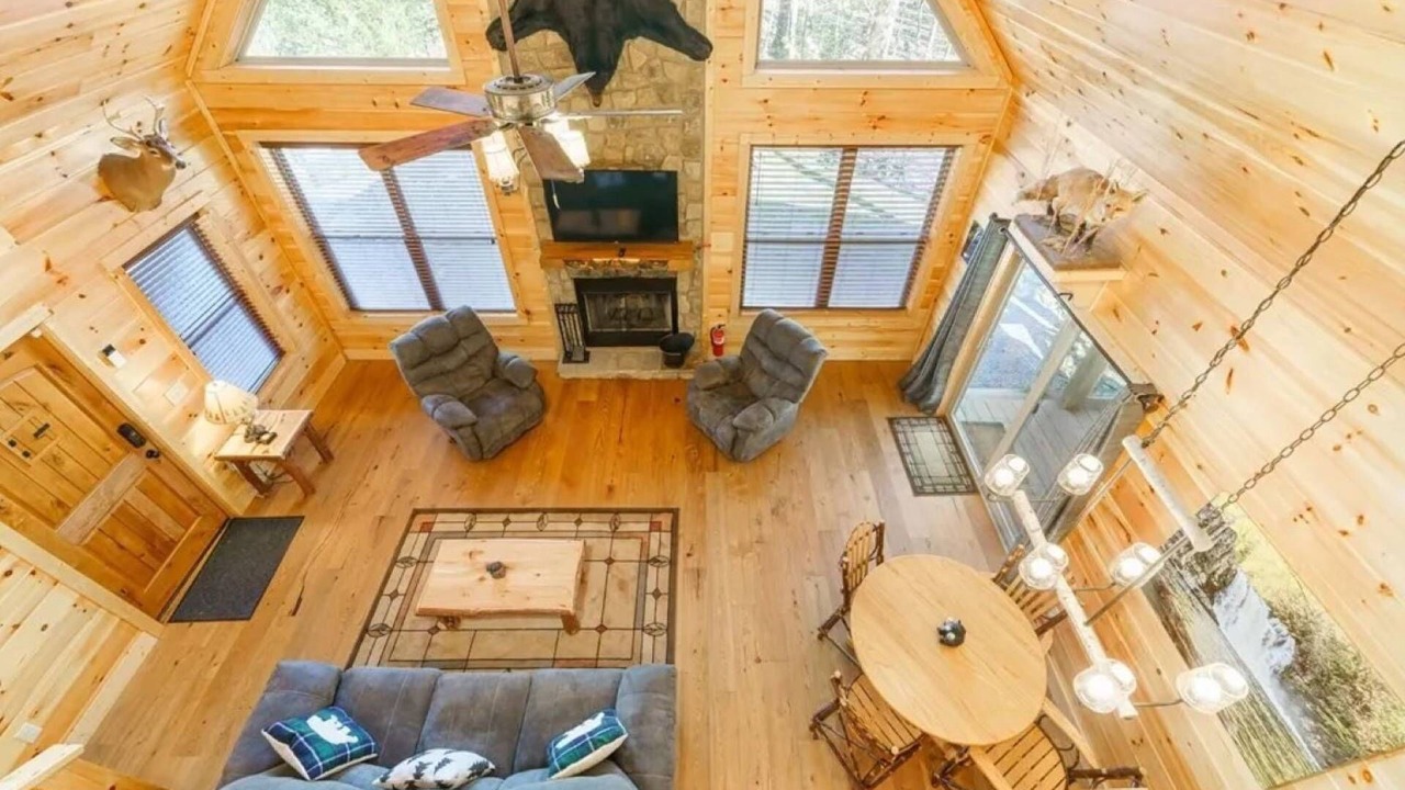 Photo of Livingroom in Rocky Grove