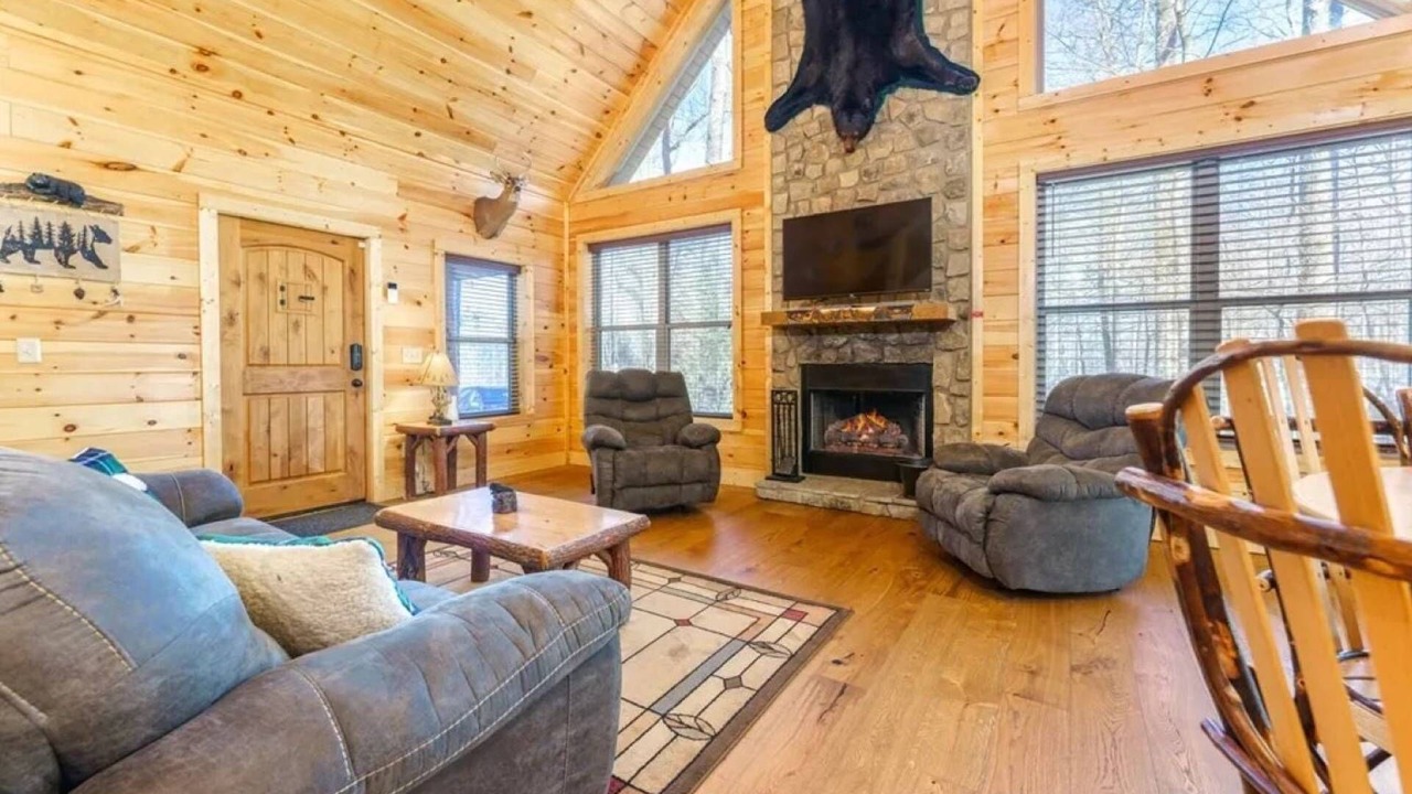 Photo of Livingroom in Rocky Grove