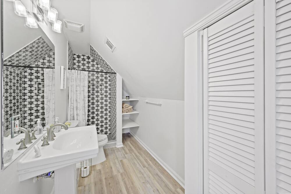 Photo of Bathroom in Eatonton