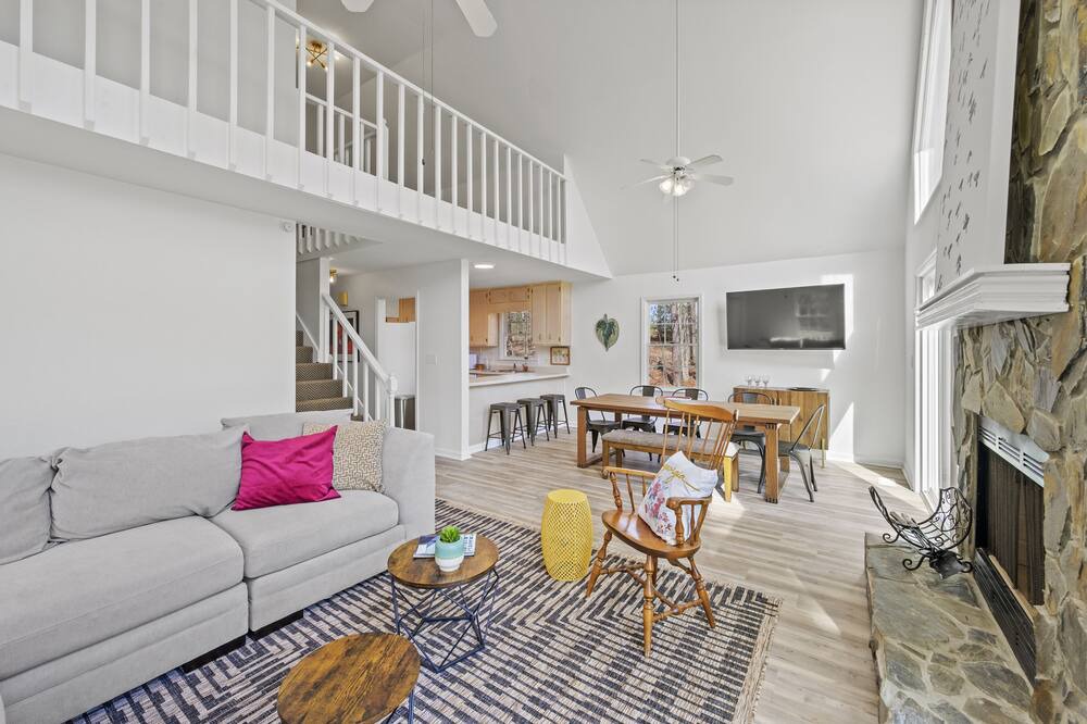 Photo of Livingroom in Eatonton