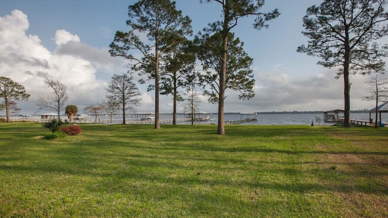 Photo of Outdoor in Lillian