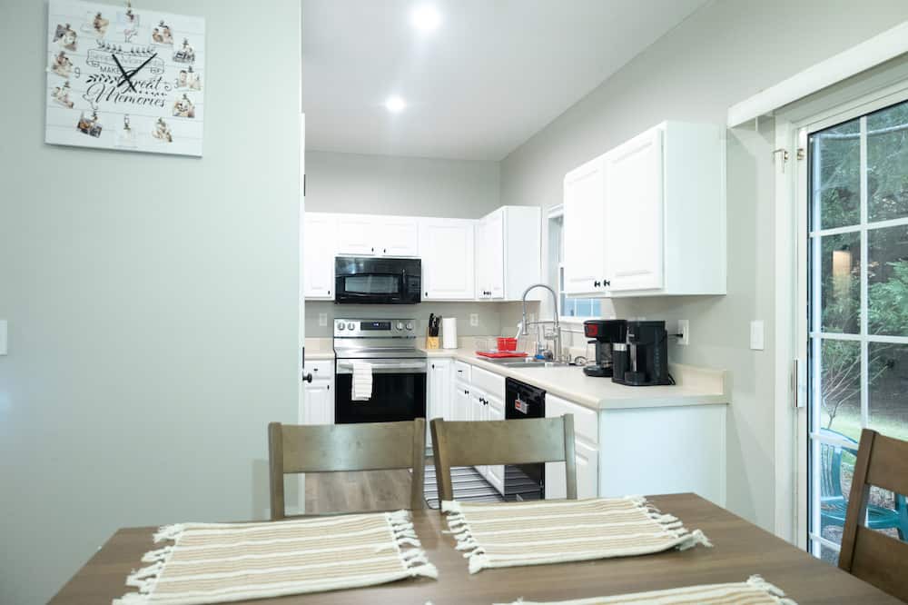 Photo of Kitchen in Town Center