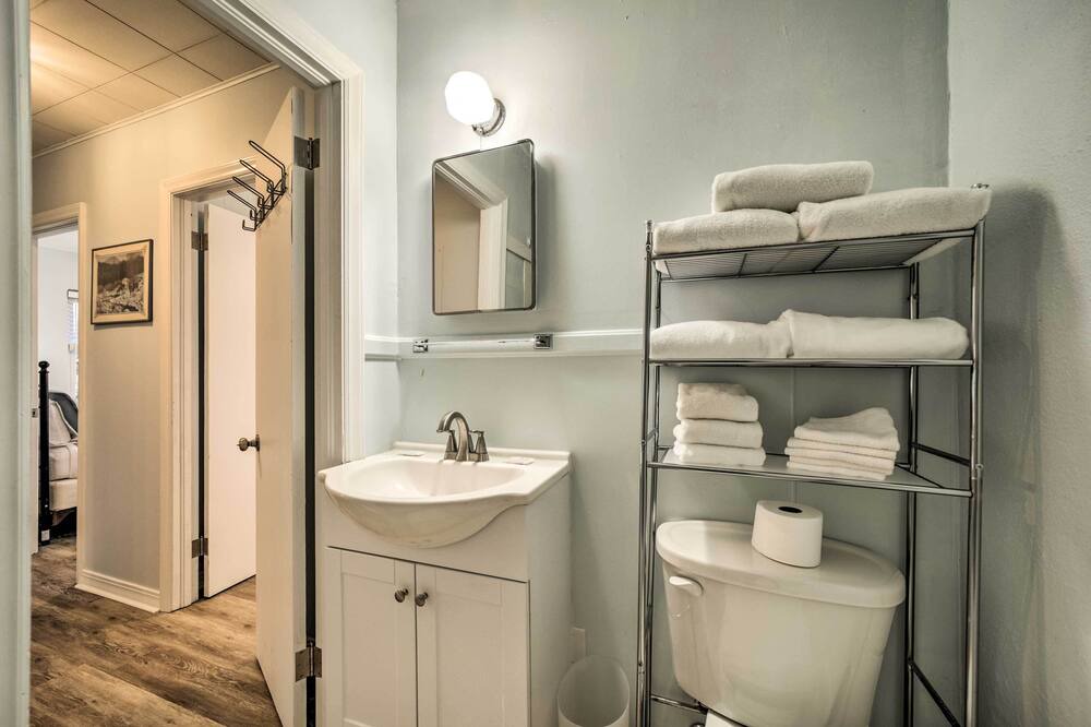 Photo of Bathroom in Maggie Valley