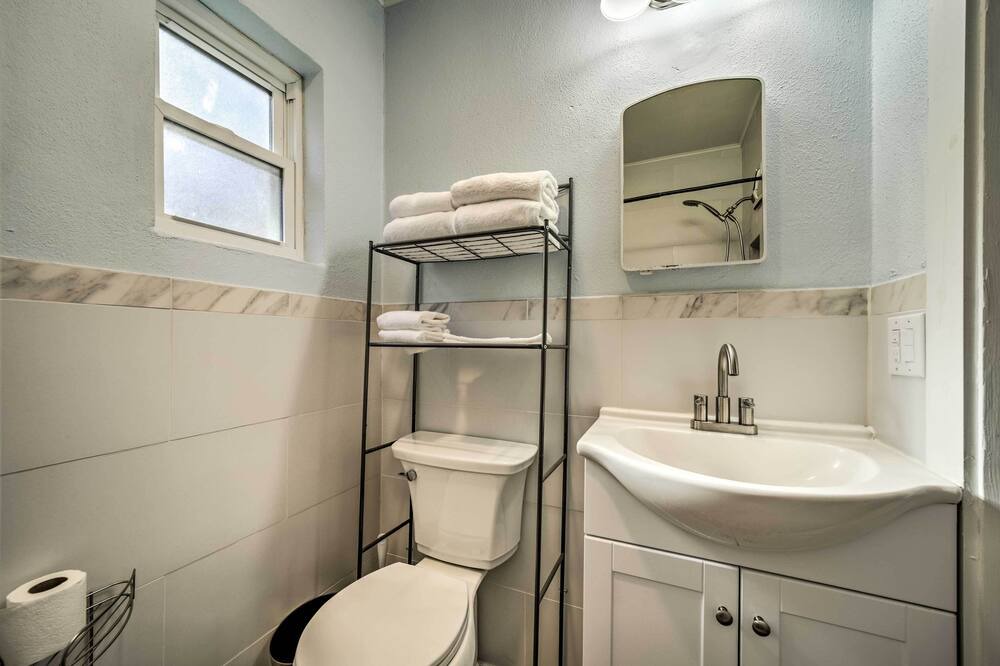 Photo of Bathroom in Maggie Valley