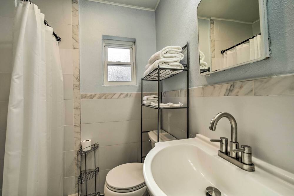 Photo of Bathroom in Maggie Valley