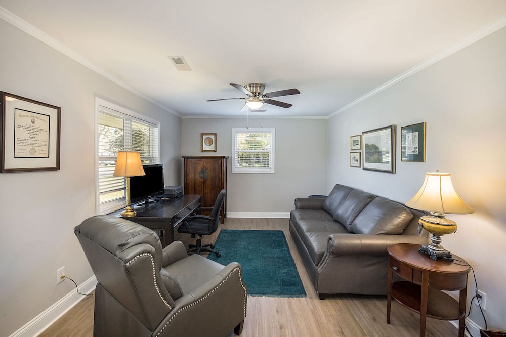 Photo of Livingroom in West Ashley