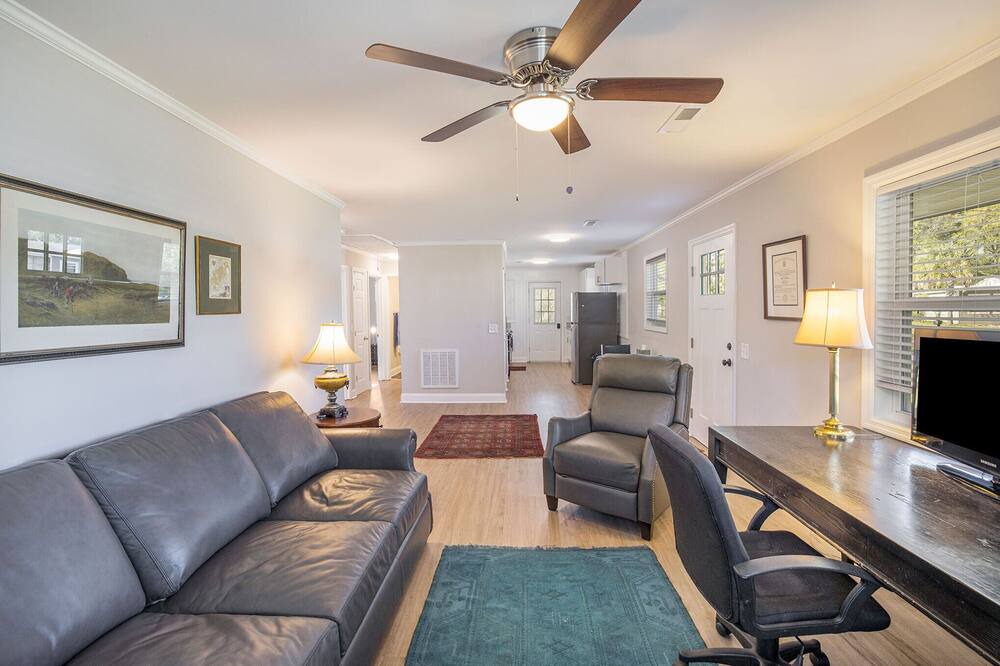Photo of Livingroom in West Ashley
