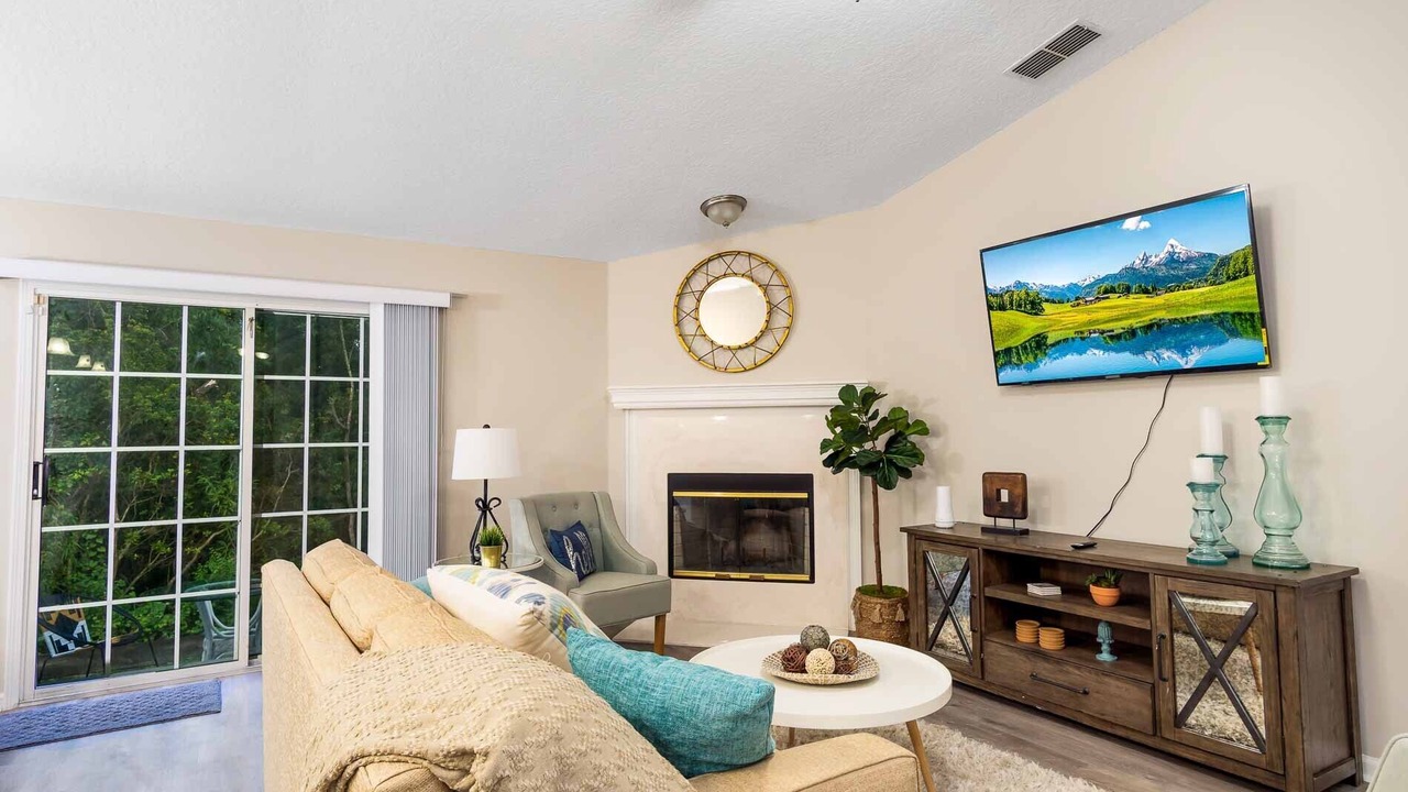 Photo of Livingroom in East Arlington