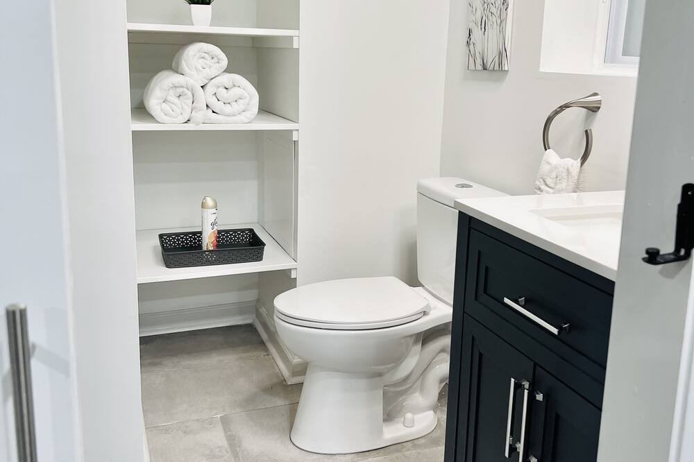 Photo of Bathroom in Forest Park