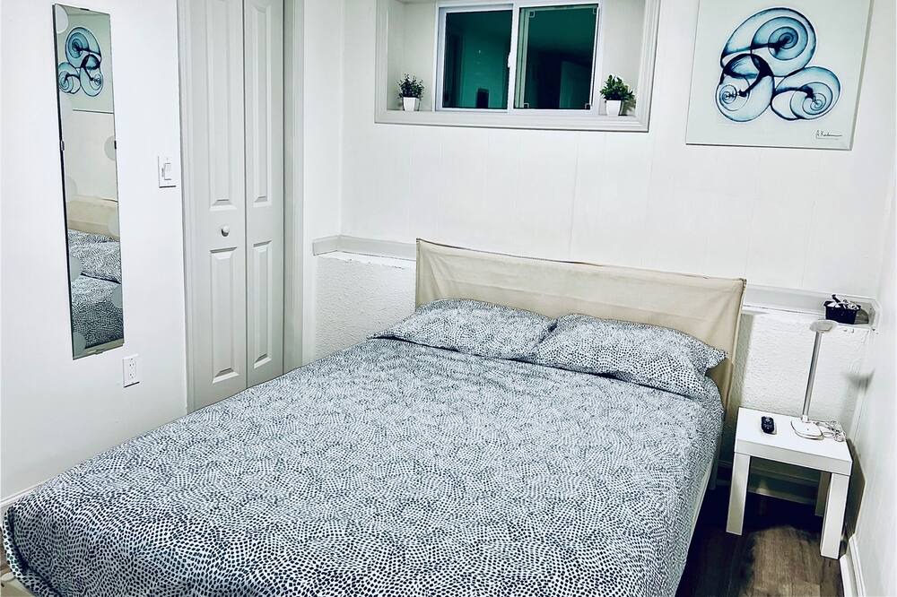 Photo of Bedroom in Forest Park
