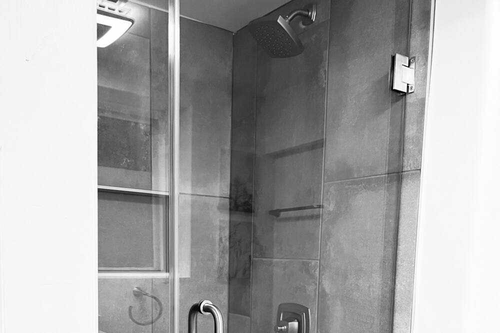 Photo of Bathroom in Forest Park