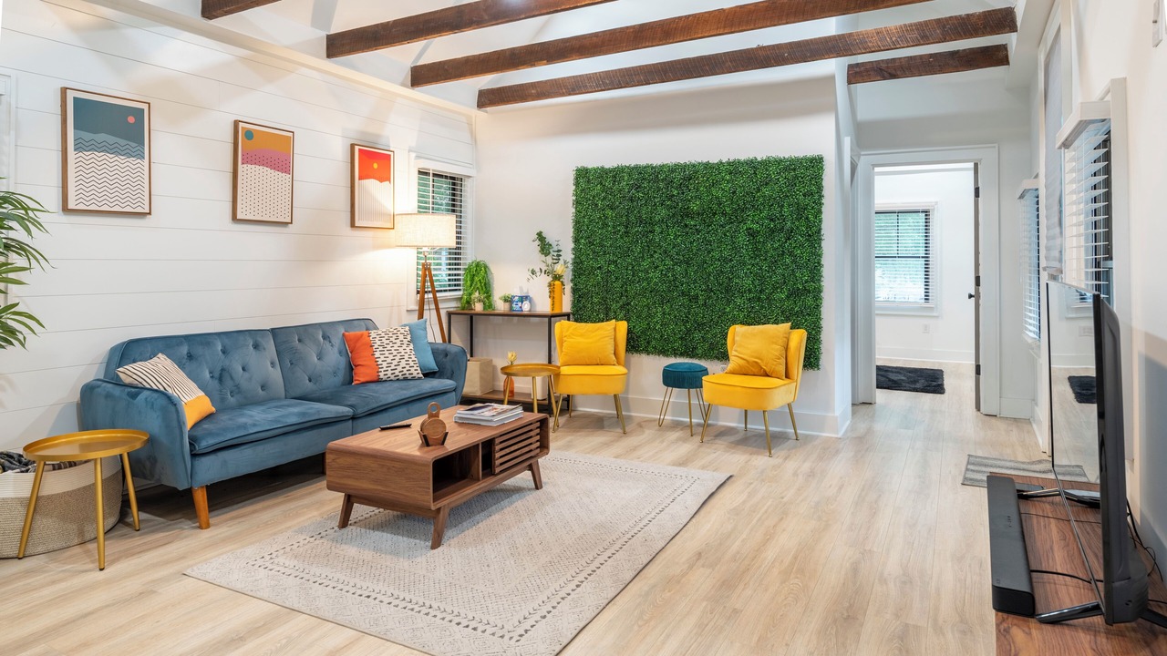 Photo of Livingroom in Westside