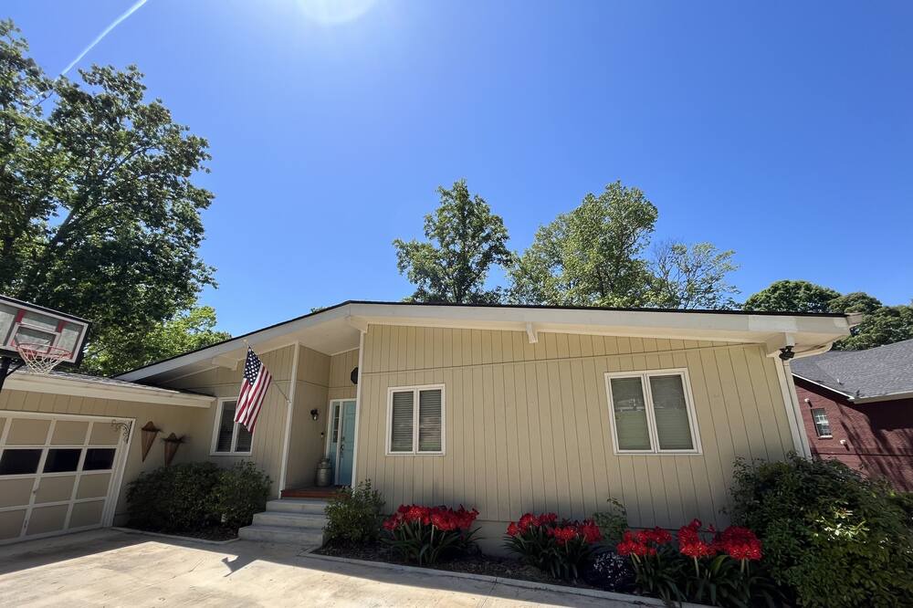 Photo of Outdoor in Monticello
